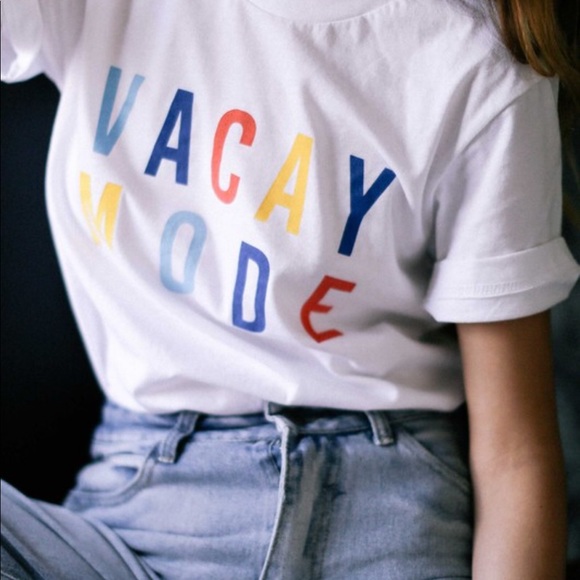 Vacay mode graphic tee - Picture 1 of 2